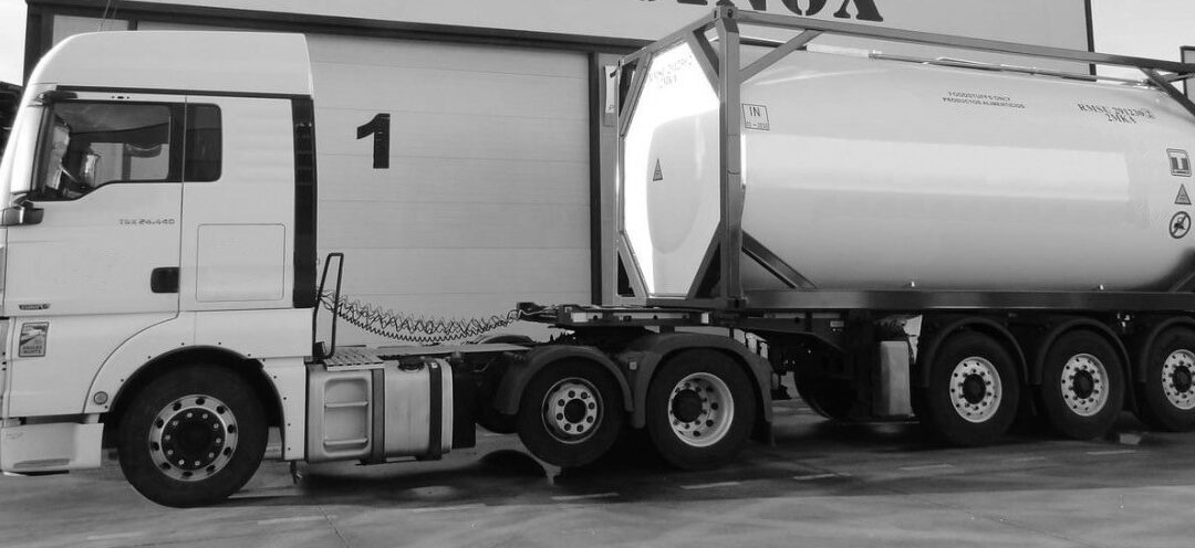 La Importancia del Transporte y Sus Conductores: Clave para el Funcionamiento de la Economía Global